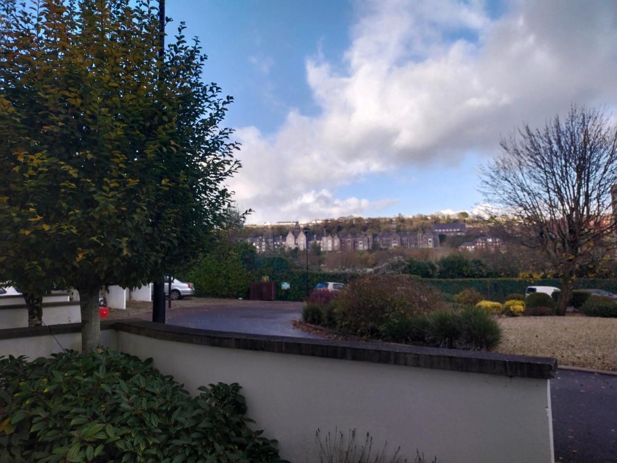 Crescent Apartments Homestay Cork Exterior foto