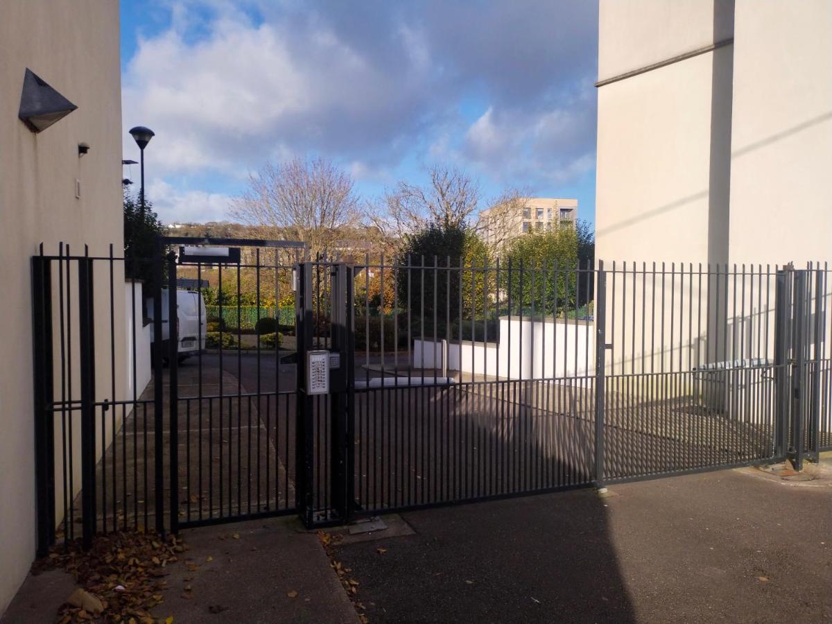 Crescent Apartments Homestay Cork Exterior foto
