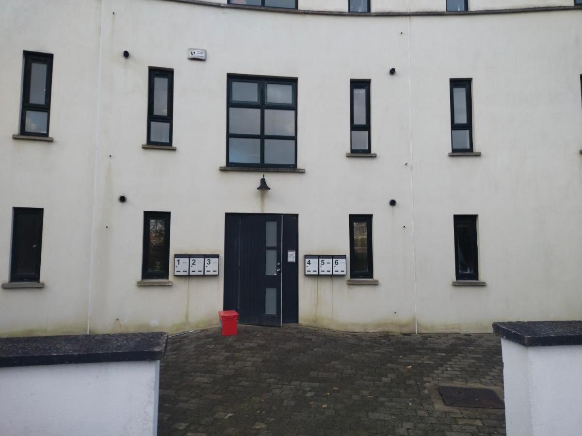 Crescent Apartments Homestay Cork Exterior foto